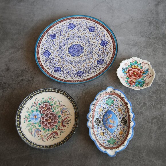 Set of Four Hand Painted Tin Dishes with Flowers and Birds Boho - Picture 1 of 14